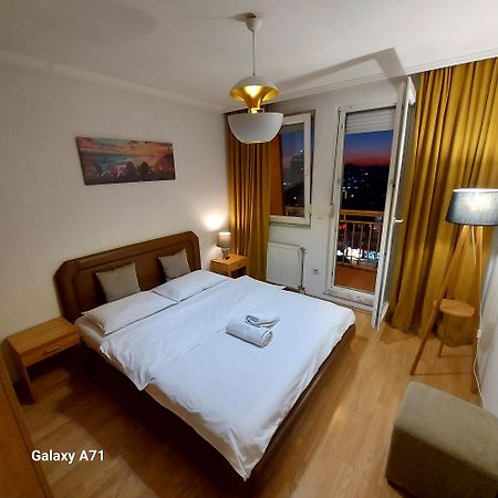 Gorgeous Apartment With City View In The City Center Prishtinë Ngoại thất bức ảnh