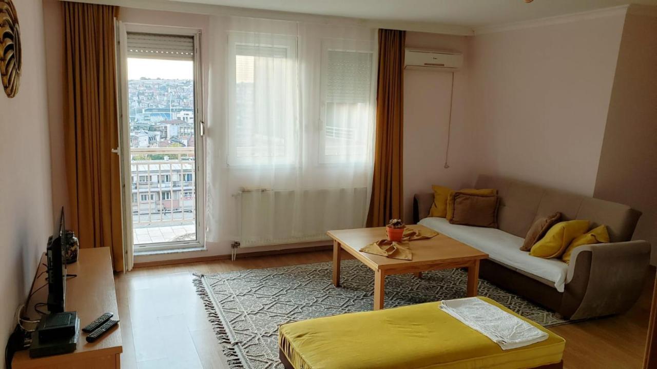 Gorgeous Apartment With City View In The City Center Prishtinë Ngoại thất bức ảnh