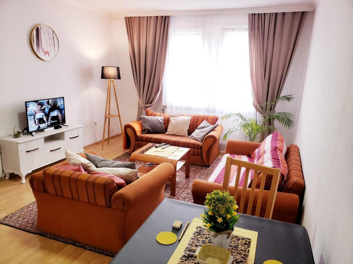 Gorgeous Apartment With City View In The City Center Prishtinë Ngoại thất bức ảnh